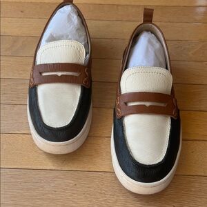 Vionic Tri-Tone Leather Loafers; Uptown size 8.5 women’s